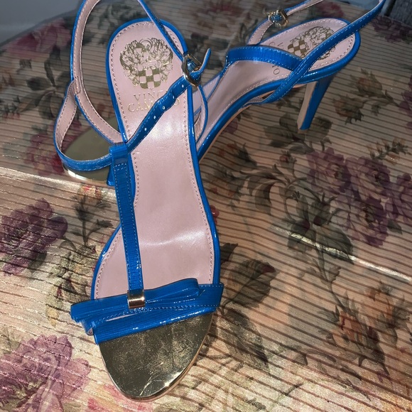 Sandals - Picture 2 of 5